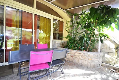 Tolle Wohnung in Lanas mit Garten