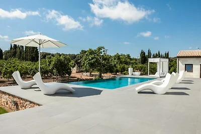 Villa in der Nähe von Muro mit Wasserfallpool