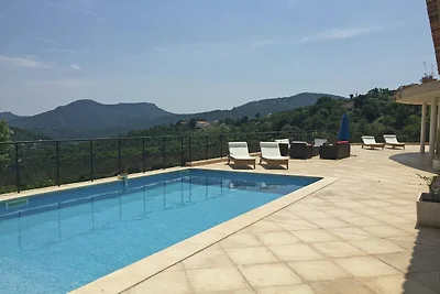 Opulenta villa a Les Adrets-de-l"Estérel