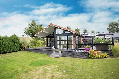 Ferienhaus in Kattendijke mit Terrasse