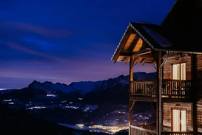 Chalet a Embrun con vista sul lago e spa