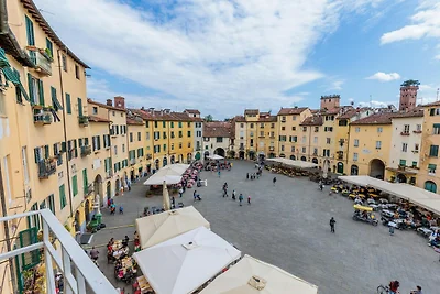 Appartement in Lucca met Piazza Uitzicht