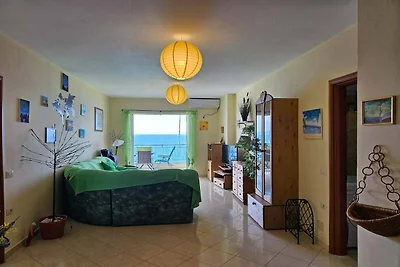 Lusso sul mare con vista panoramica