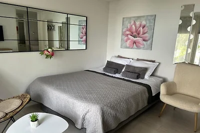 Beach House - 2m from beach - Three Bedroom...