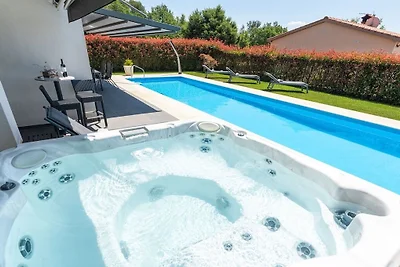 Villa in Višnjan met zwembad