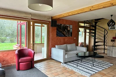 Haus mit 5 Schlafzimmern und 2 Bädern