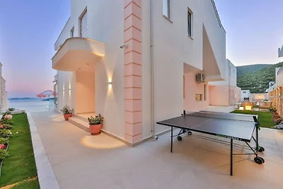 Villa in Kalkan mit Schwimmbecken