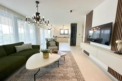 Three-Bedroom Penthouse (The Riviera Three)