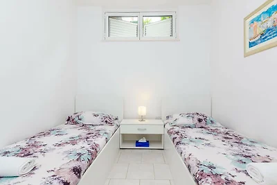 Apartment Franceska -Two-Bedroom Apartment wi...