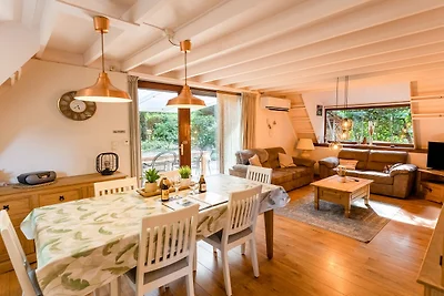 Gemütliches Chalet mit Sauna in Lanaken