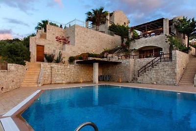 Elegante Villa für 4 Personen in Agia Pelagia