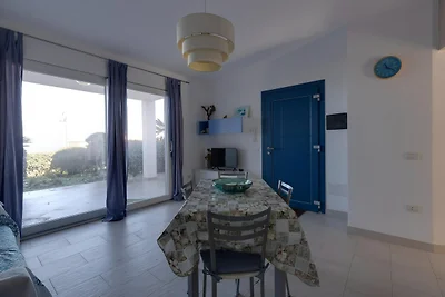 Meerblick mit Klimaanlage und Garten