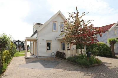 Bungalow w Zuytland z Prywatnym Pomostem