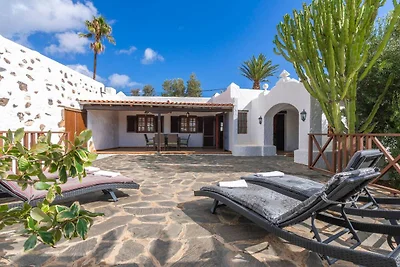 Charmantes Ferienhaus in Ingenio mit Terrasse