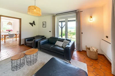 Charmantes Ferienhaus, umgeben von Grün, im H...