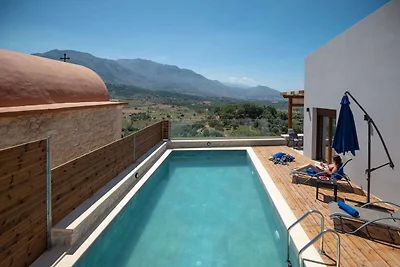 Stylish Villa with Heated Pool, Jacuzzi, Gym ...