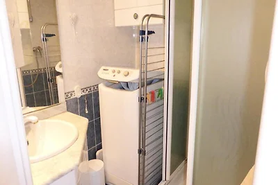 Studio-Residenz aus wei�en Steinen