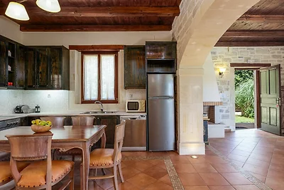 Villa in Adelianos Kampos