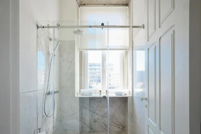 Modern 2-Bedroom Apartment in Porto