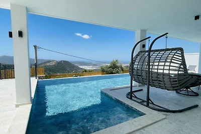 Villa in Kalkan mit Schwimmbecken