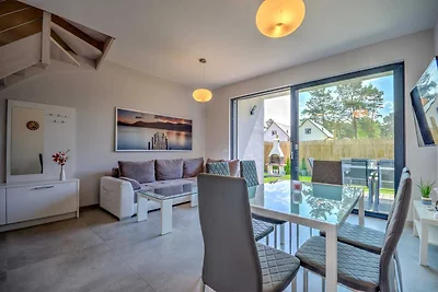 Komfortables Ferienhaus mit Garten und Pool