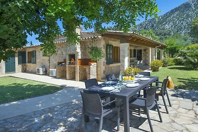 Villa in Pollensa mit Schwimmbecken