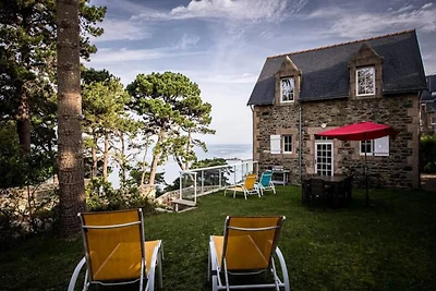Haus mit Blick auf das Meer in Per