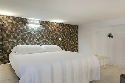 Atelier Apartments - Geometric 7 - RS