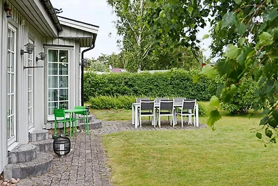 Modernes Ferienhaus mit Garten-By Traum