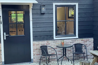 Einladendes Chalet in Monnickendam mit Garten