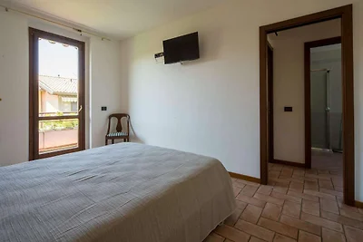 Gut eingerichtetes Ferienhaus in Lazise mit...