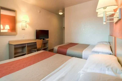 Komfortables Bett mit 2 Doppelbetten |...