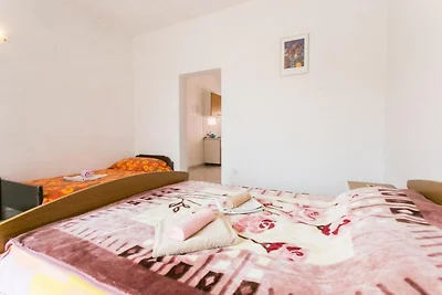 Apartmetns Franka Saplunara-One-Bedroom Apart...