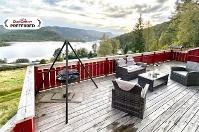 10 persone case ad Snillfjord-By Traum