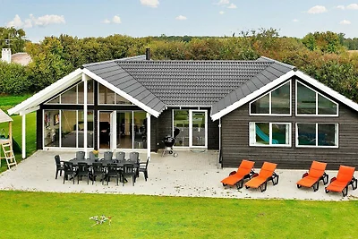 16 Personen Ferienhaus in Bogense