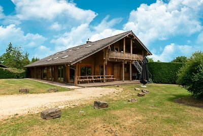 Ruim chalet midden in de natuur in Durbuy