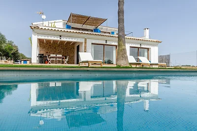 Villa mit Salzwasserpool
