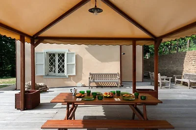 Ferienhaus in Calci mit Schwimmbecken