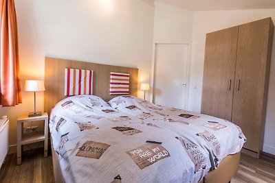 Luxuriöse Villa mit Geschirrspüler in der Nat...
