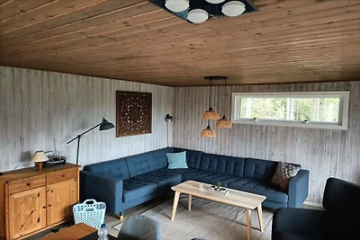 Vakantiehuis in Undenäs met zwembad