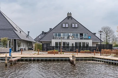 Geräumiges Ferienhaus mit Hafenblick