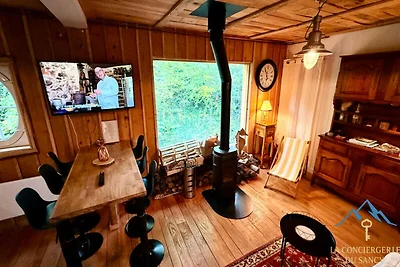 Haus in Mont-Dore mit Skibus und Fluss