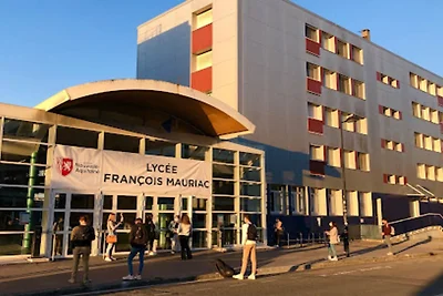 Helle, 60 m² große Wohnung am rechten Ufer