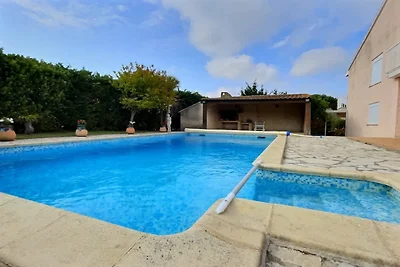 Villa con piscina per 10 ospiti