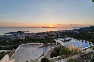 Villa in Makarska mit Schwimmbecken