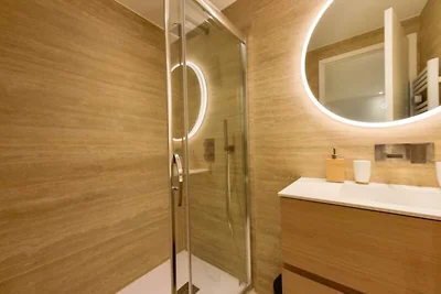 Lussuoso appartamento di 2 locali a 100 metri...