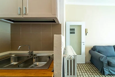 Lotus Apartment with Lakeview