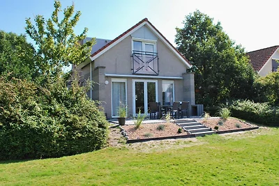 Bungalow am Wasser in Makkum mit Anlegestelle