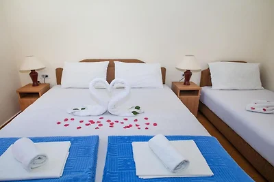 One Bedroom Apartment with Garden 3