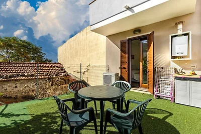 Moderne Wohnung in Badesi mit Garten